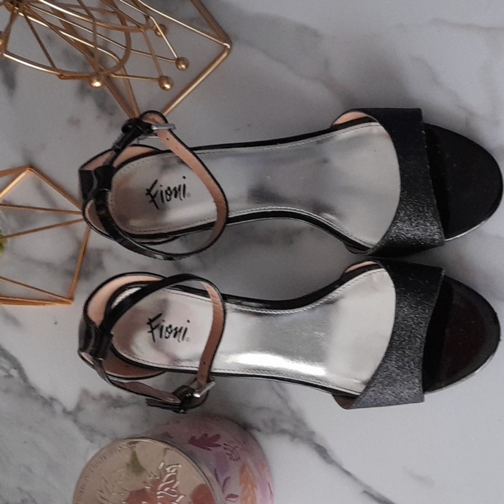 Women shoes black heels with ankle straps